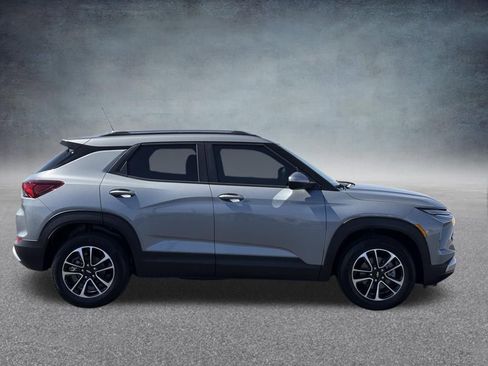 New 2026 Chevrolet TrailBlazer LT image 2