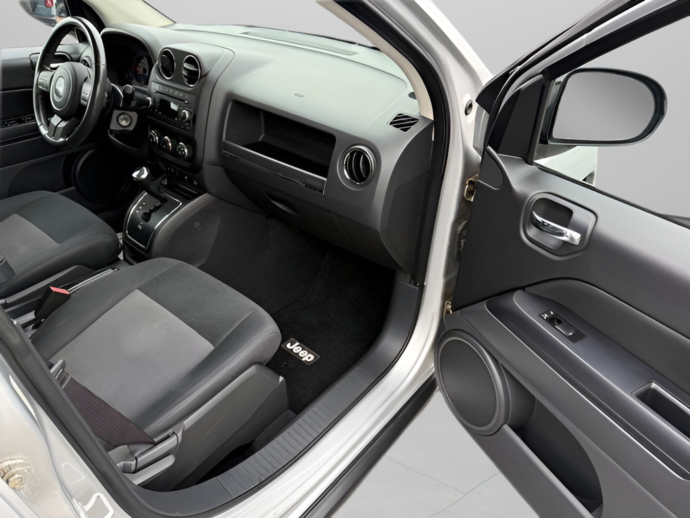 Used 2012 Jeep Compass Latitude w/ Sun/Sound Group FWD image 15