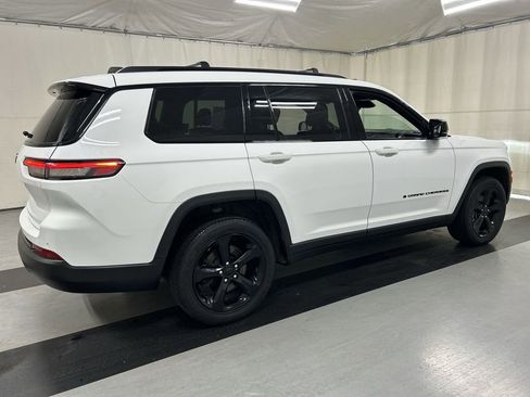 Used 2023 Jeep Grand Cherokee L Laredo AWD/4WD image 2
