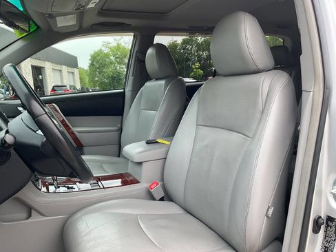 Used 2012 Toyota Highlander Limited w/ Tow Pkg AWD/4WD image 15