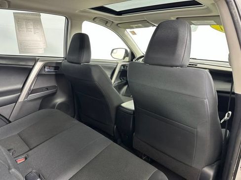 Used 2017 Toyota RAV4 XLE AWD/4WD image 28