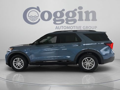 New 2026 Ford Explorer Active RWD image 2