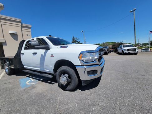 Used 2023 RAM 3500 Tradesman w/ Chrome Appearance Group AWD/4WD image 3