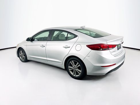 Used 2017 Hyundai Elantra SE FWD image 5