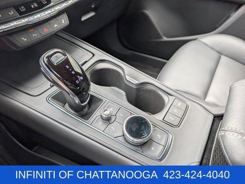 Used 2022 Cadillac XT4 Luxury w/ Cold Weather Package FWD image 18