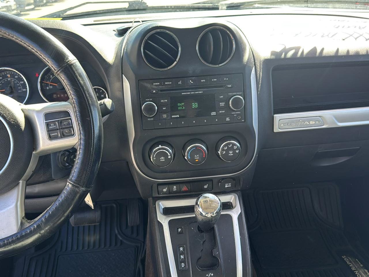Used 2015 Jeep Compass High Altitude AWD/4WD image 10