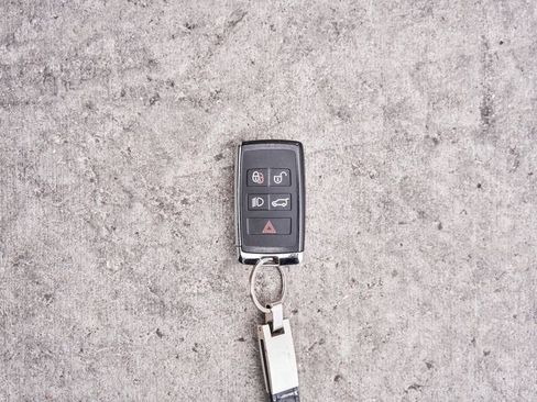 Used 2024 Land Rover Range Rover Long Wheelbase SE image 94