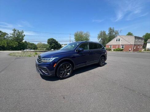 Certified 2023 Volkswagen Tiguan SE AWD/4WD image 1