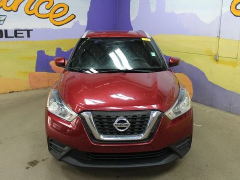Used 2019 Nissan Kicks SV FWD image 3