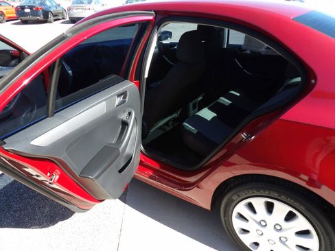 Used 2017 Volkswagen Jetta S image 21