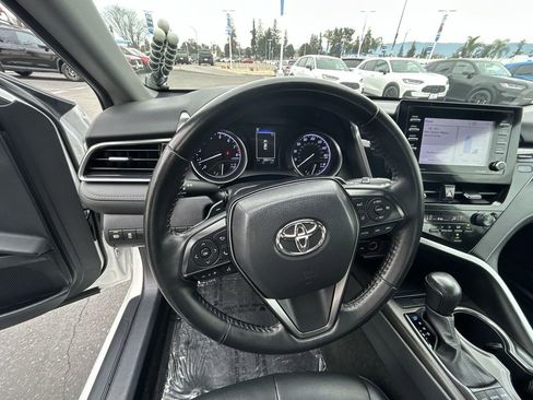 Used 2023 Toyota Camry SE image 14