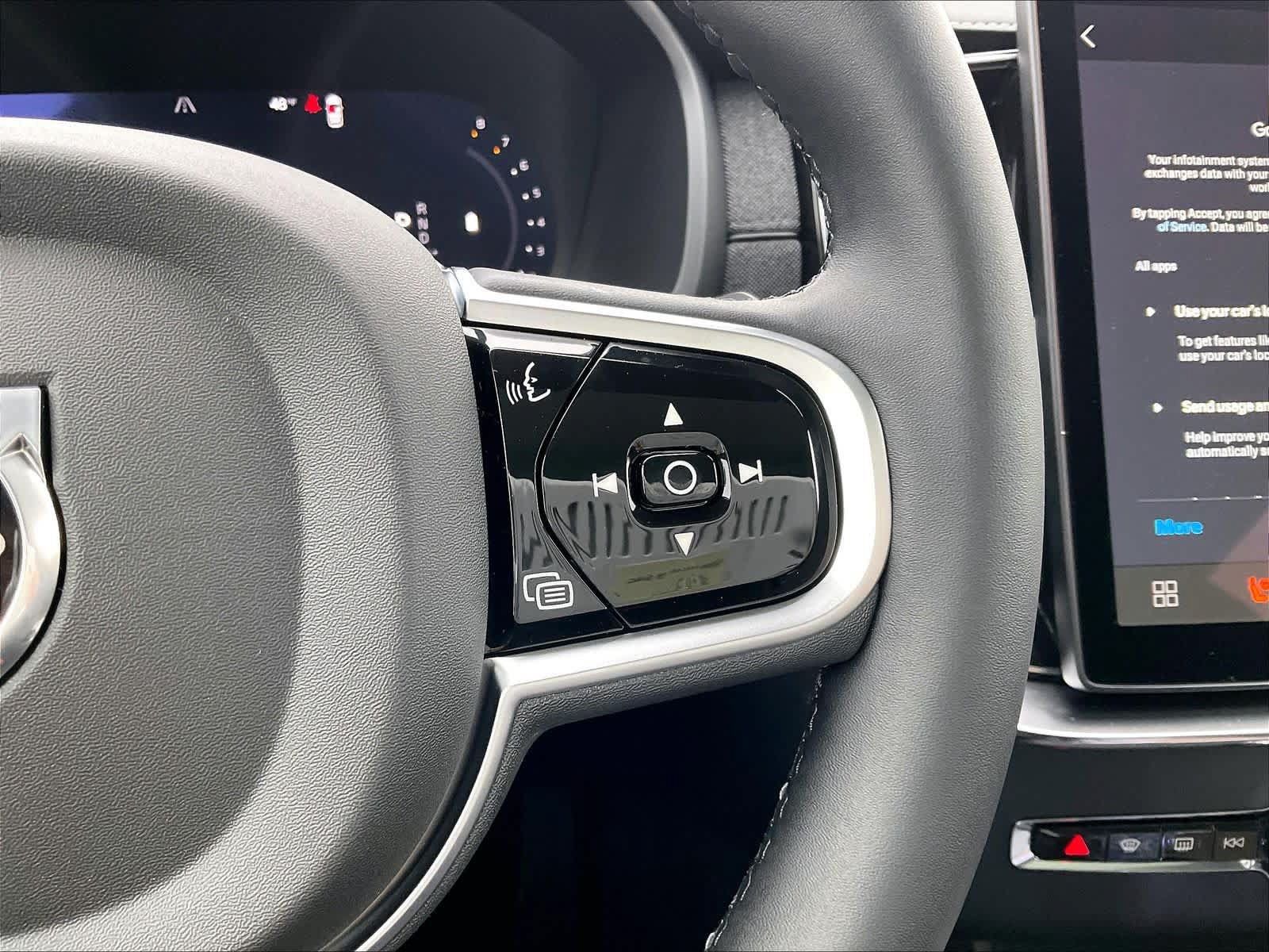 New 2026 Volvo XC90 B5 Plus w/ Protection Package AWD/4WD image 18