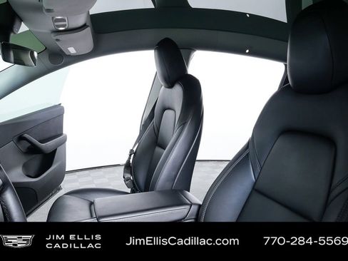 Used 2022 Tesla Model Y Long Range image 34