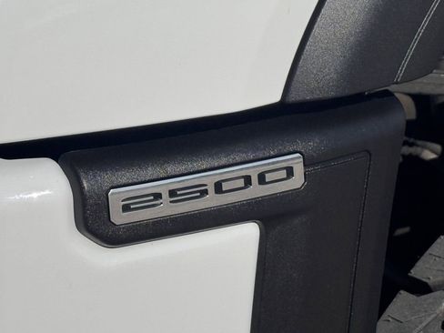 Used 2024 GMC Sierra 2500 AT4 w/ AT4 Premium Plus Package image 10