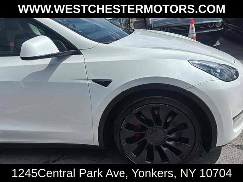 Used 2022 Tesla Model Y Performance AWD/4WD image 9