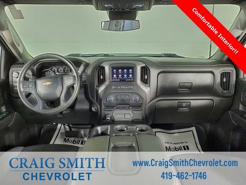 Used 2024 Chevrolet Silverado 2500 Custom image 3