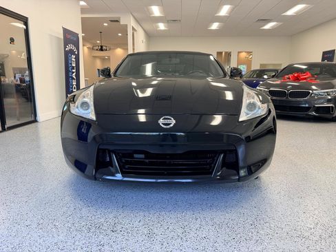 Used 2010 Nissan 370Z Touring RWD image 12