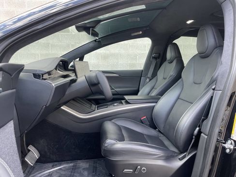 Used 2022 Tesla Model X Plaid image 13