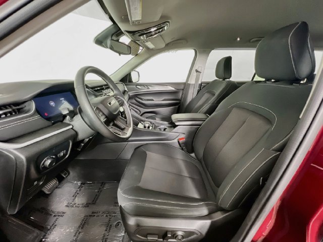 Used 2023 Jeep Grand Cherokee L Laredo w/ Luxury Tech Group I AWD/4WD image 10