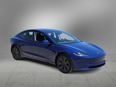 Used 2025 Tesla Model 3 RWD image 2