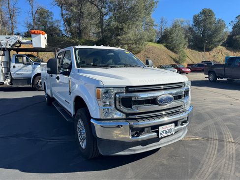 Used 2021 Ford F350 XLT image 3