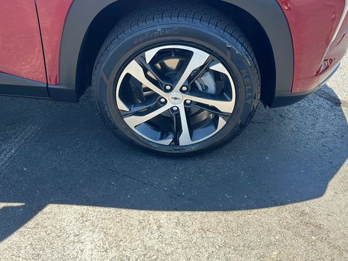 Used 2024 Chevrolet Trax RS w/ Driver Confidence Package FWD image 31