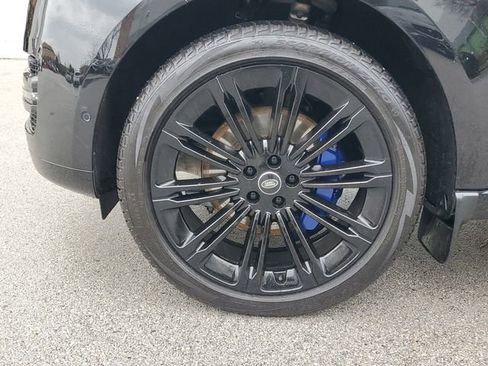 Certified 2024 Land Rover Range Rover SE image 9