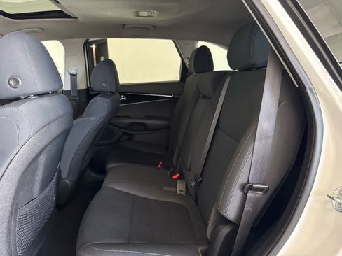 Used 2020 Kia Sorento S AWD/4WD image 11
