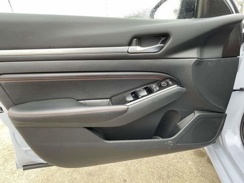 Used 2023 Nissan Altima 2.5 SR image 15