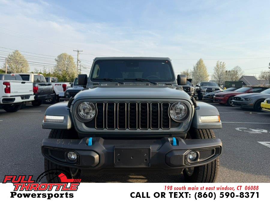 Used 2024 Jeep Wrangler Unlimited w/ Convenience Group AWD/4WD image 3