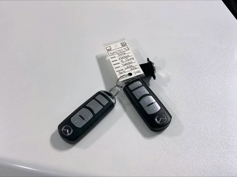 Used 2016 MAZDA MAZDA3 i Touring image 14