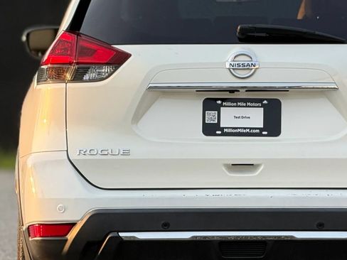 Used 2019 Nissan Rogue SV FWD image 13