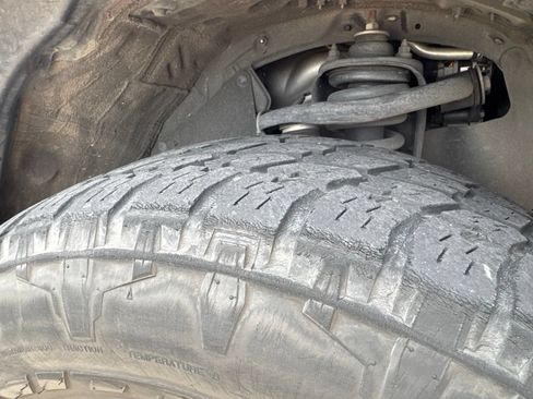 Used 2022 Toyota Tacoma SR w/ SR Convenience Package RWD image 9