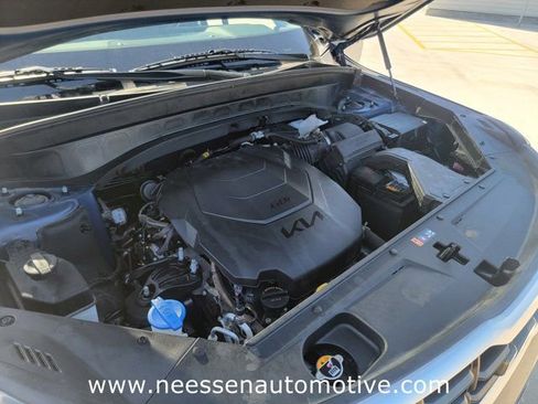Used 2025 Kia Telluride S AWD/4WD image 37