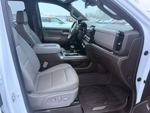 Used 2022 GMC Sierra 1500 SLT w/ SLT Premium Plus Package image 3