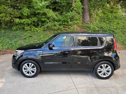 Used 2015 Kia Soul + image 15