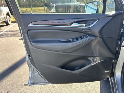 Used 2023 Buick Enclave Avenir w/ Avenir Technology Package image 22