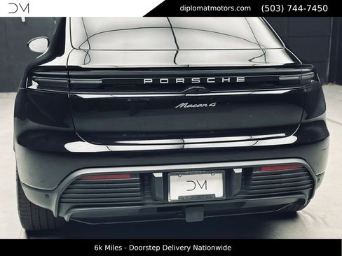 Used 2024 Porsche Macan 4 Electric w/ Premium Package AWD/4WD image 15
