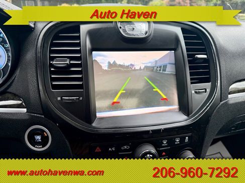 Used 2014 Chrysler 300 C RWD image 12
