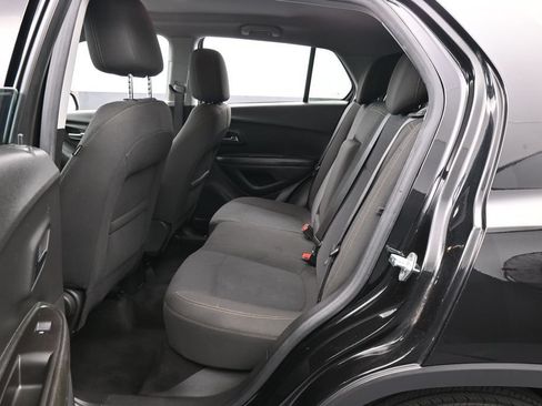 Used 2022 Chevrolet Trax LS AWD/4WD image 26