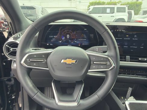 Used 2026 Chevrolet Equinox LT w/ Safety and Technology Package FWD image 24