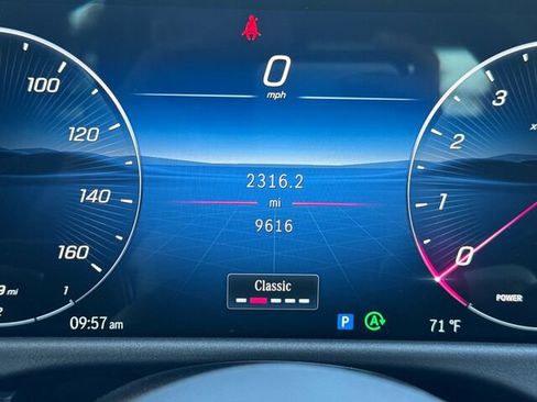 Used 2025 Mercedes-Benz E 350 Sedan image 32