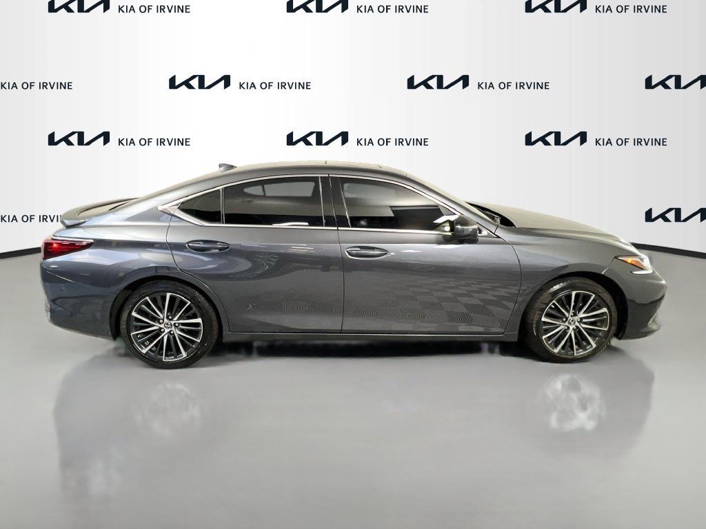 Used 2024 Lexus ES 300h w/ Premium Package FWD image 8