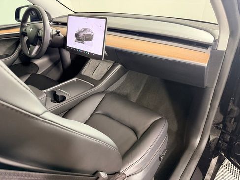 Used 2023 Tesla Model Y Long Range image 32