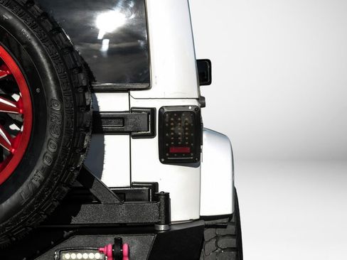 Used 2015 Jeep Wrangler Unlimited Sahara w/ Quick Order Package 24X image 46