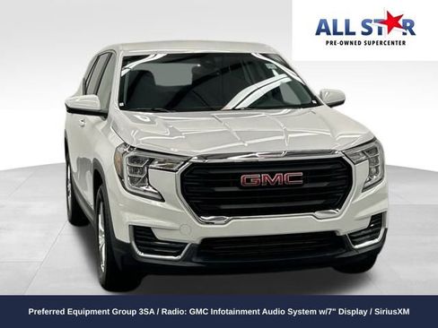 Used 2024 GMC Terrain SLE image 1