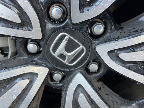 Used 2018 Honda Civic EX-L image 30