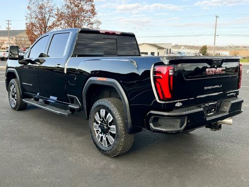 Used 2025 GMC Sierra 2500 Denali image 12