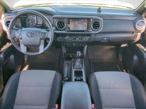 Used 2020 Toyota Tacoma TRD Off-Road w/ Technology Package AWD/4WD image 16