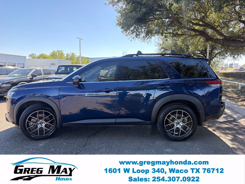 Used 2022 Nissan Pathfinder SV FWD image 7